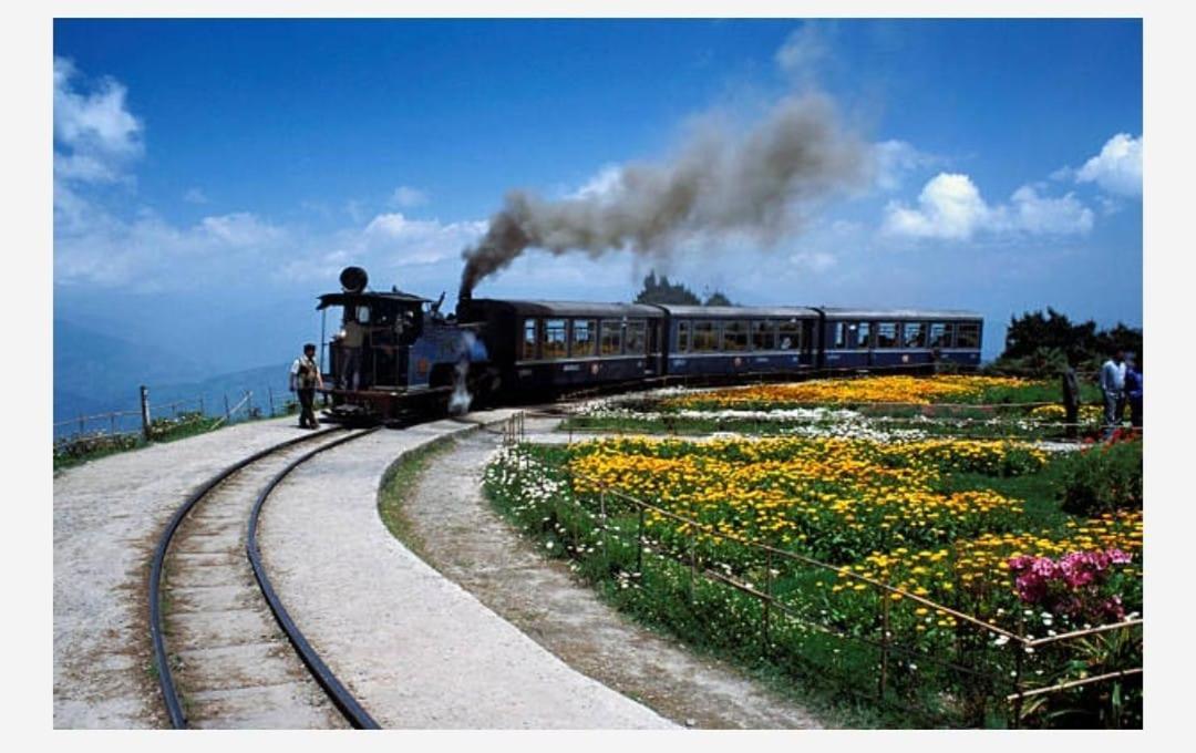Pathi Bunkers Hostel Darjeeling  Exterior photo