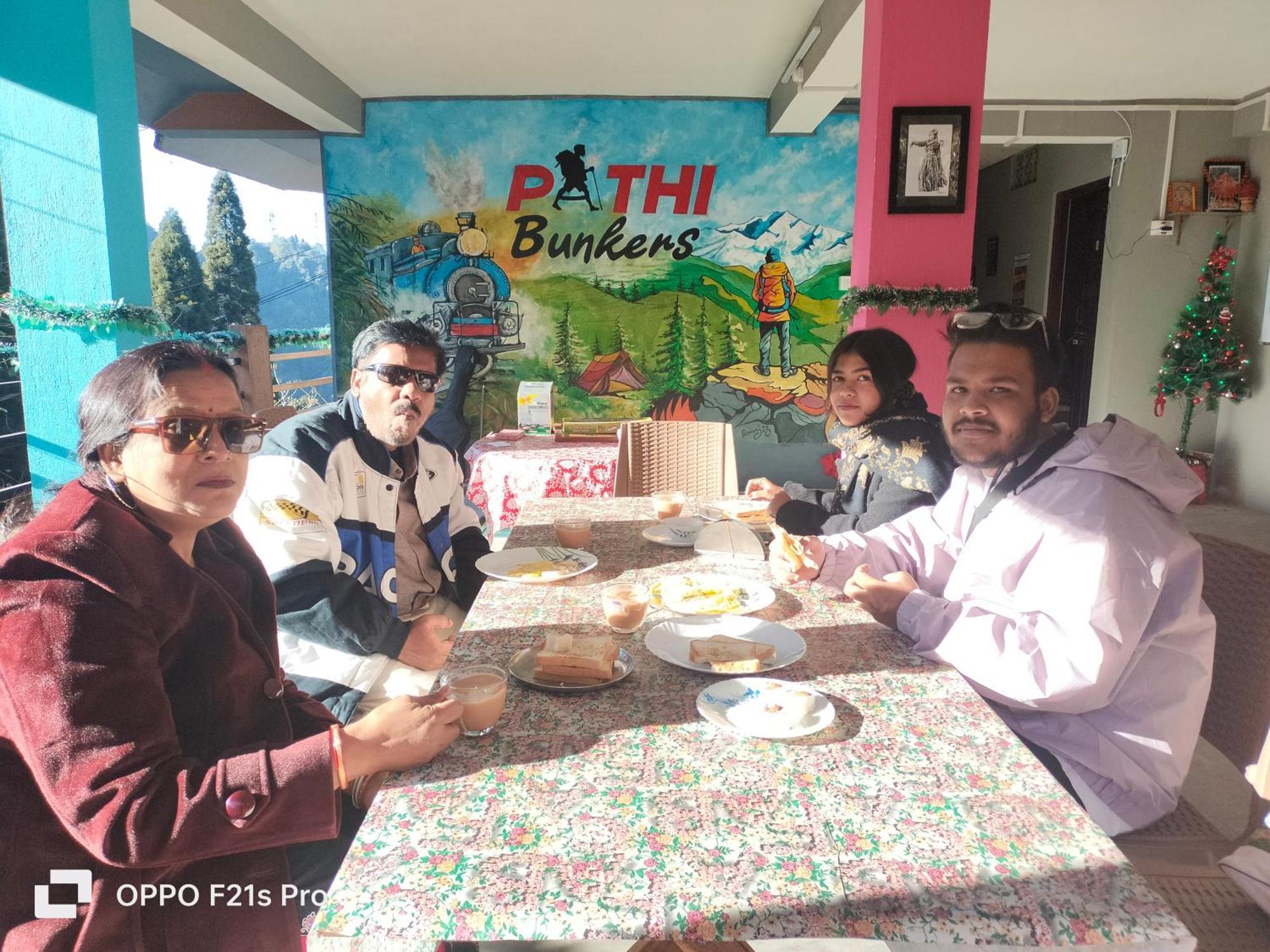 Pathi Bunkers Hostel Darjeeling  Exterior photo