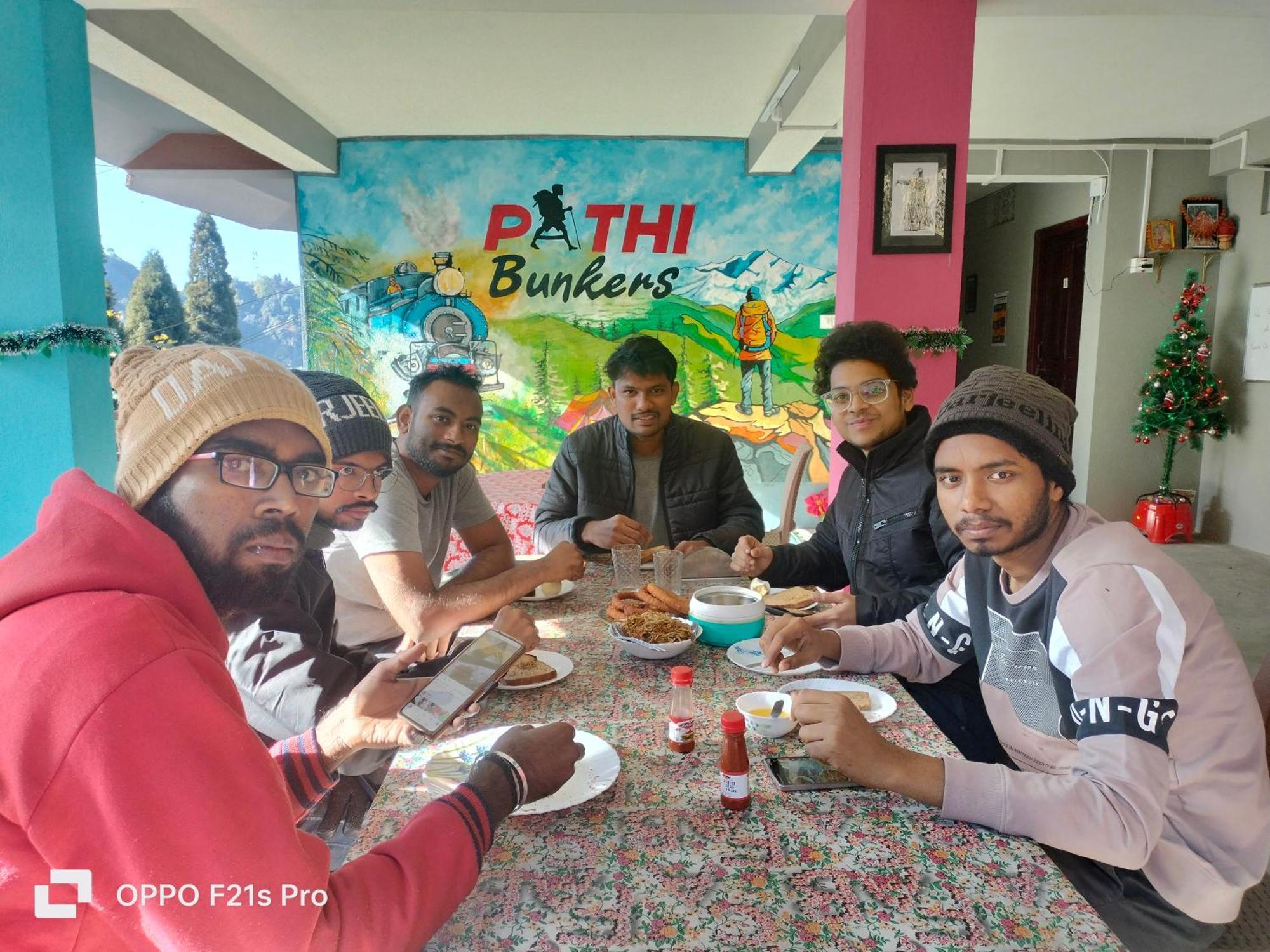 Pathi Bunkers Hostel Darjeeling  Exterior photo